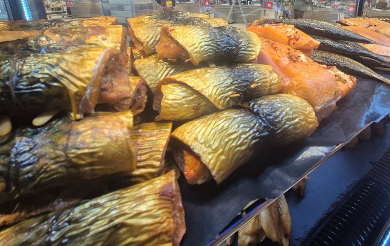 frisch-geraeucherter-fisch-ruegen Frisch geräucherter Fisch auf Rügen